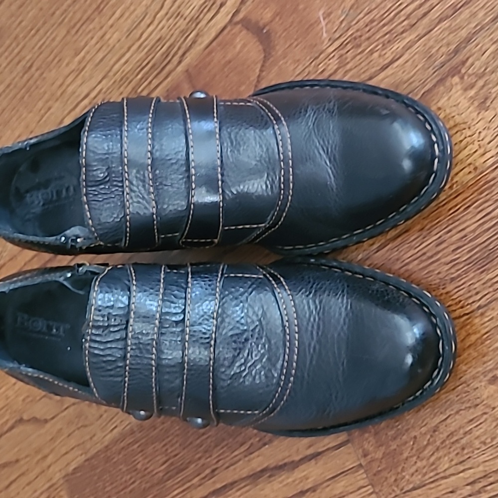 Born Black Leather Ankle Zip Rounded Toe Heeled Booties Women's Size 9.5 - Picture 2 of 15